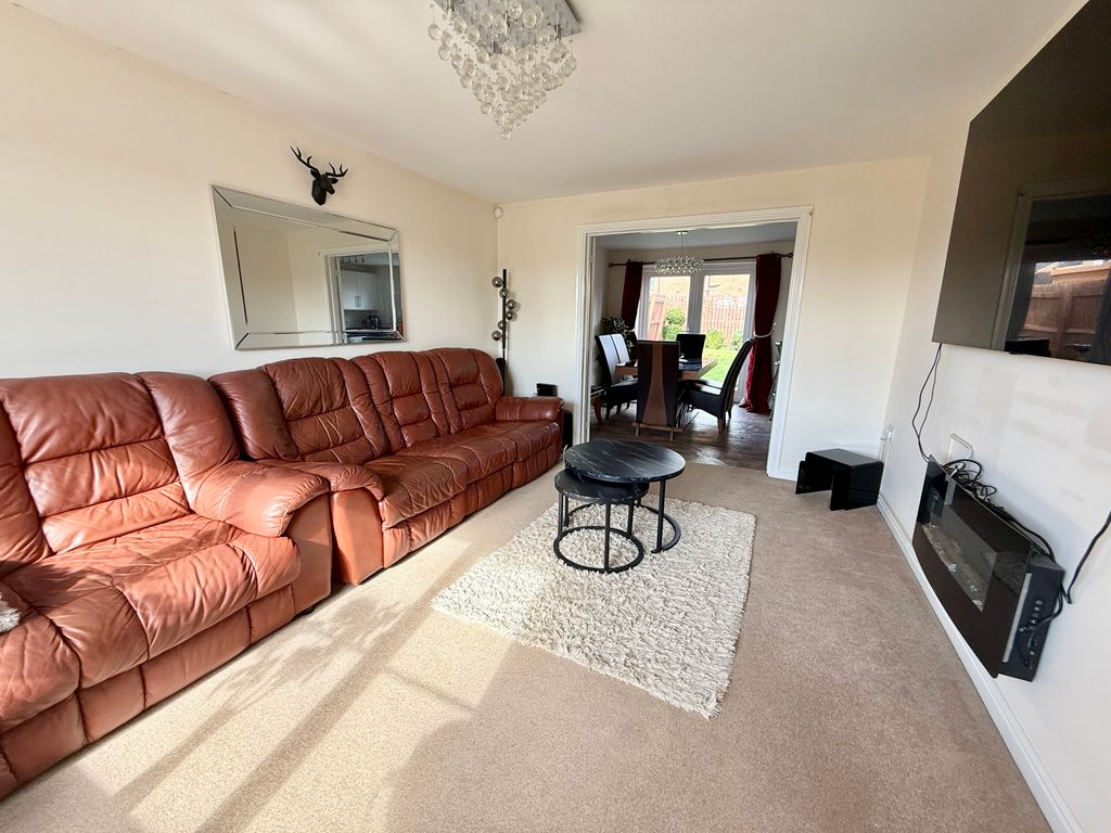 Property photo 2 of 17 Bedroom