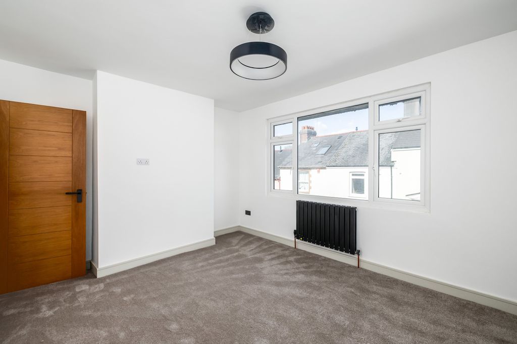 Property photo 2 of 11 0003