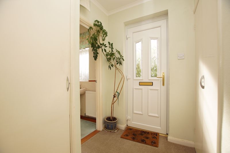 Property photo 2 of 12 Entrance Hall