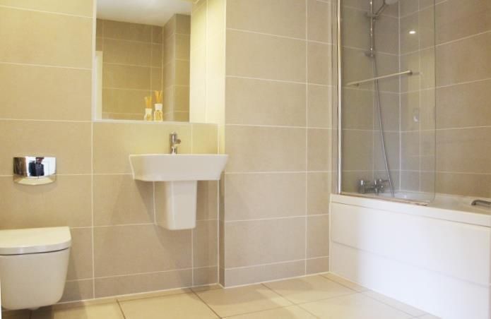 Property photo 3 of 7 Bathroom