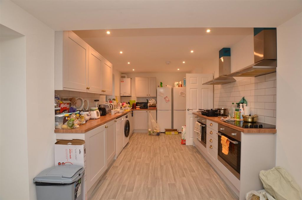 Property photo 2 of 7 5.Jpg