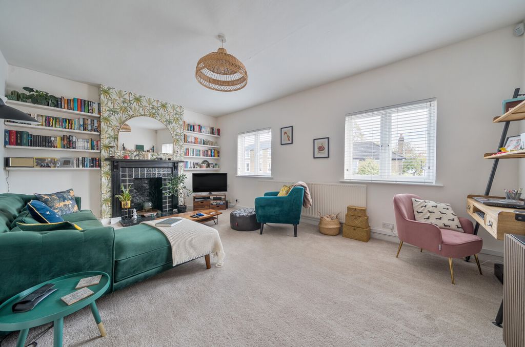 Property photo 2 of 13 1365405-1-68F618c...