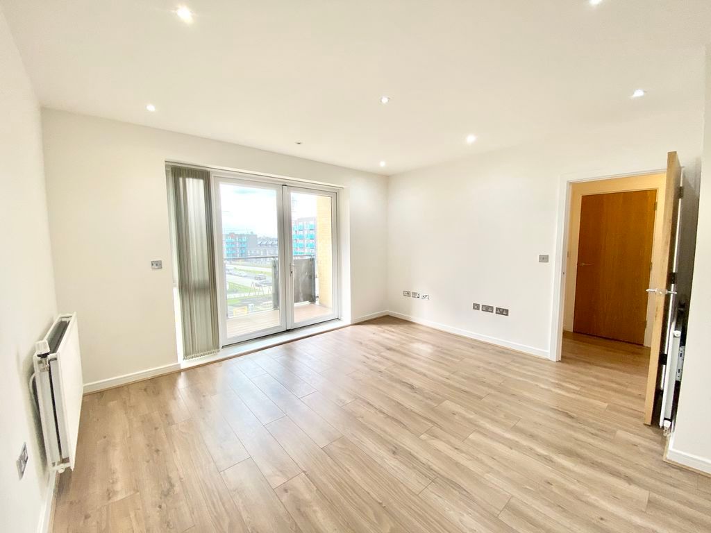 Property photo 3 of 6 Photo 4