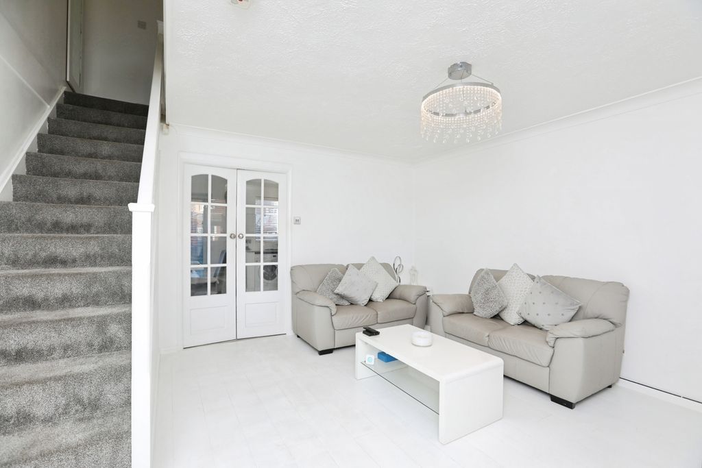 Property photo 3 of 19 Pbox-Img.Jpg