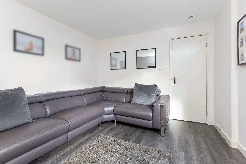 Property photo 3 of 17 Property Image 3