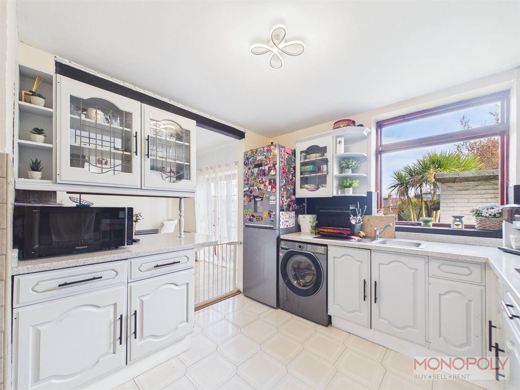 Property photo 2 of 35 Kitchen.Jpg