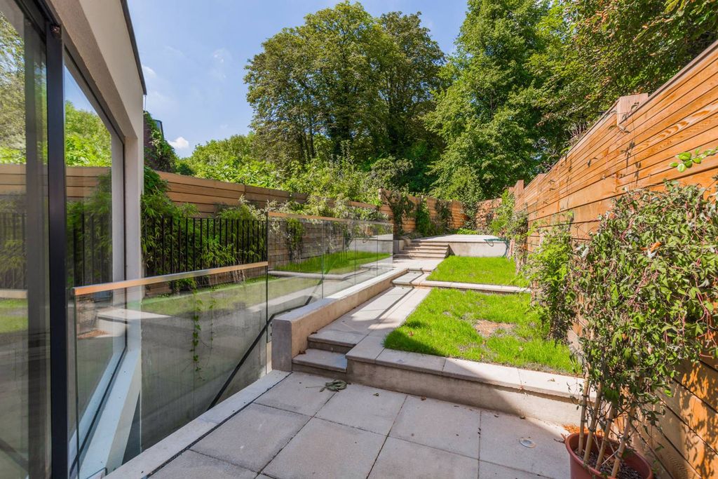 Property photo 3 of 20