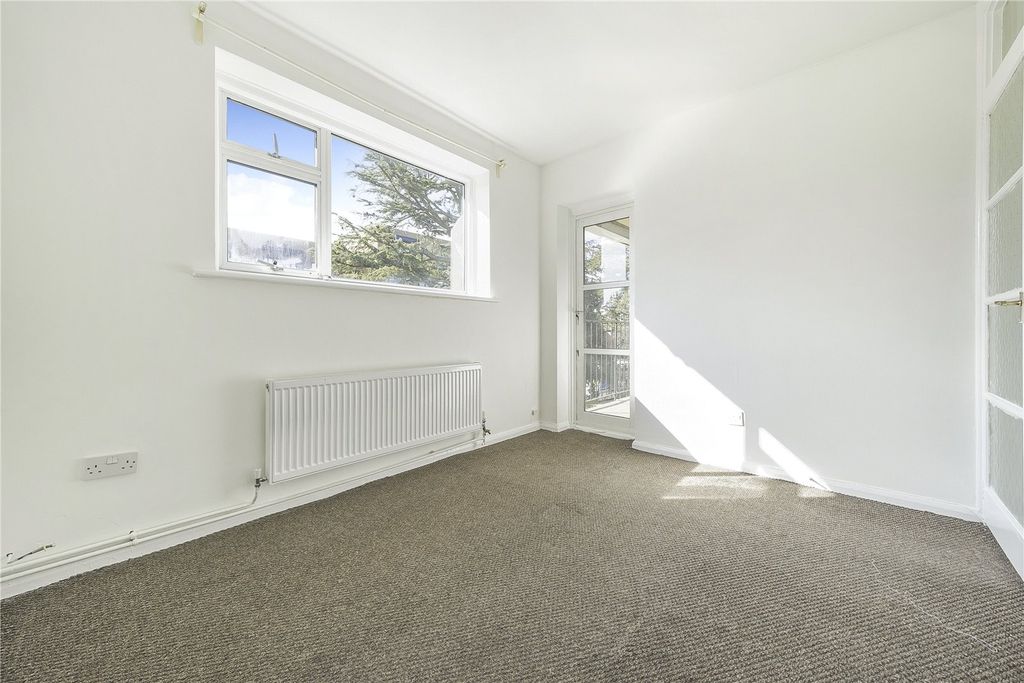 Property photo 3 of 20 Picture No. 06
