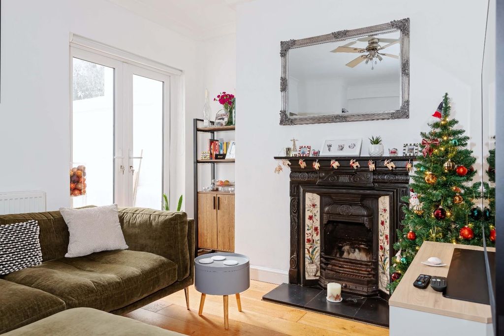 Property photo 2 of 17 New Church Rd_4.Jpg