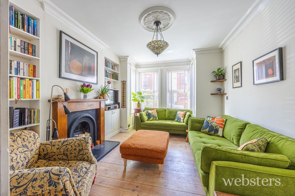 Property photo 2 of 24