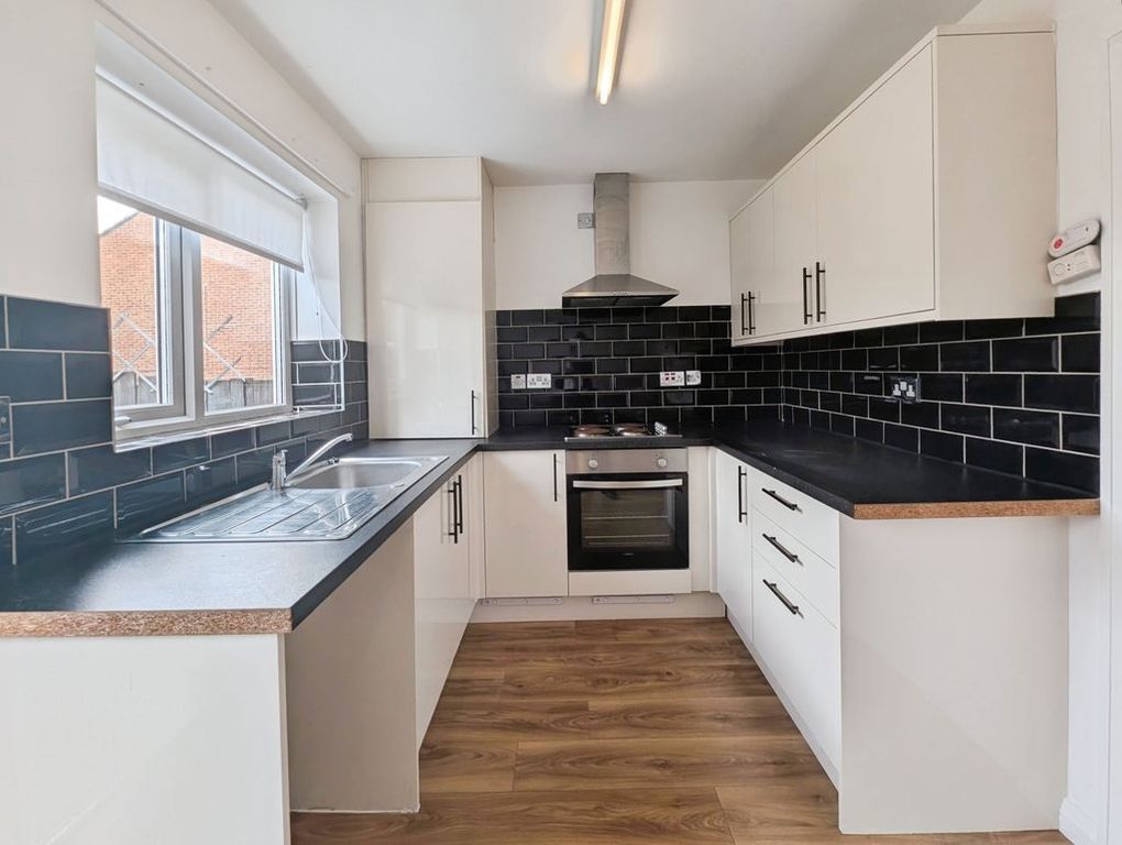 Property photo 3 of 10 Photo 8