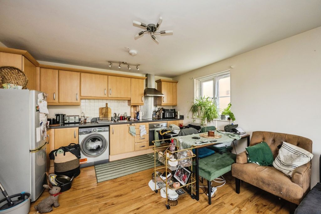 Property photo 3 of 14 Pbox-Img.Jpg