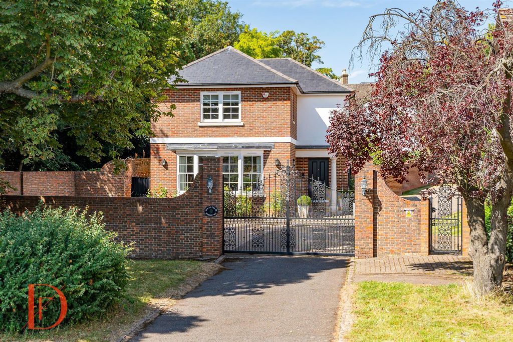 Property photo 1 of 53