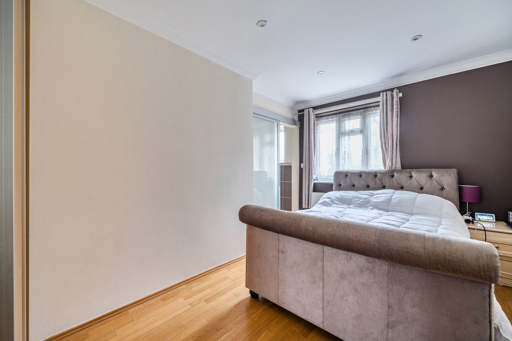 Additional image 7 of 6 bed detached house for saleChiltern Road, Pinner, Middlesex HA5