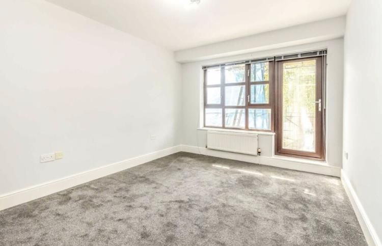 Property photo 2 of 4 Bed.Png