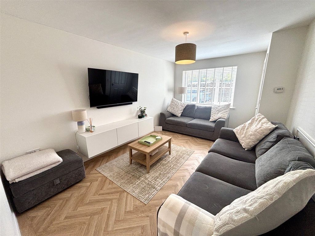 Property photo 2 of 18 Picture No. 01