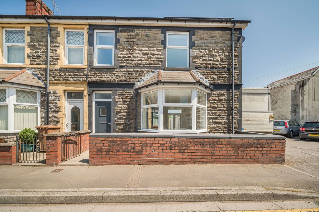 Property photo 2 of 50