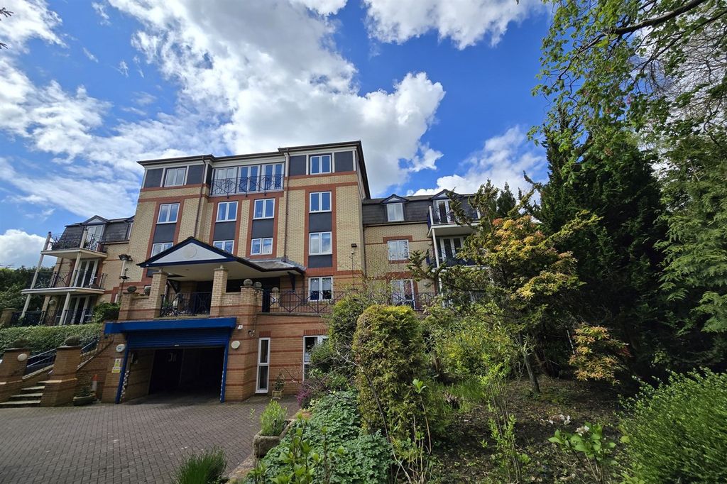 Property photo 2 of 12 (Main)