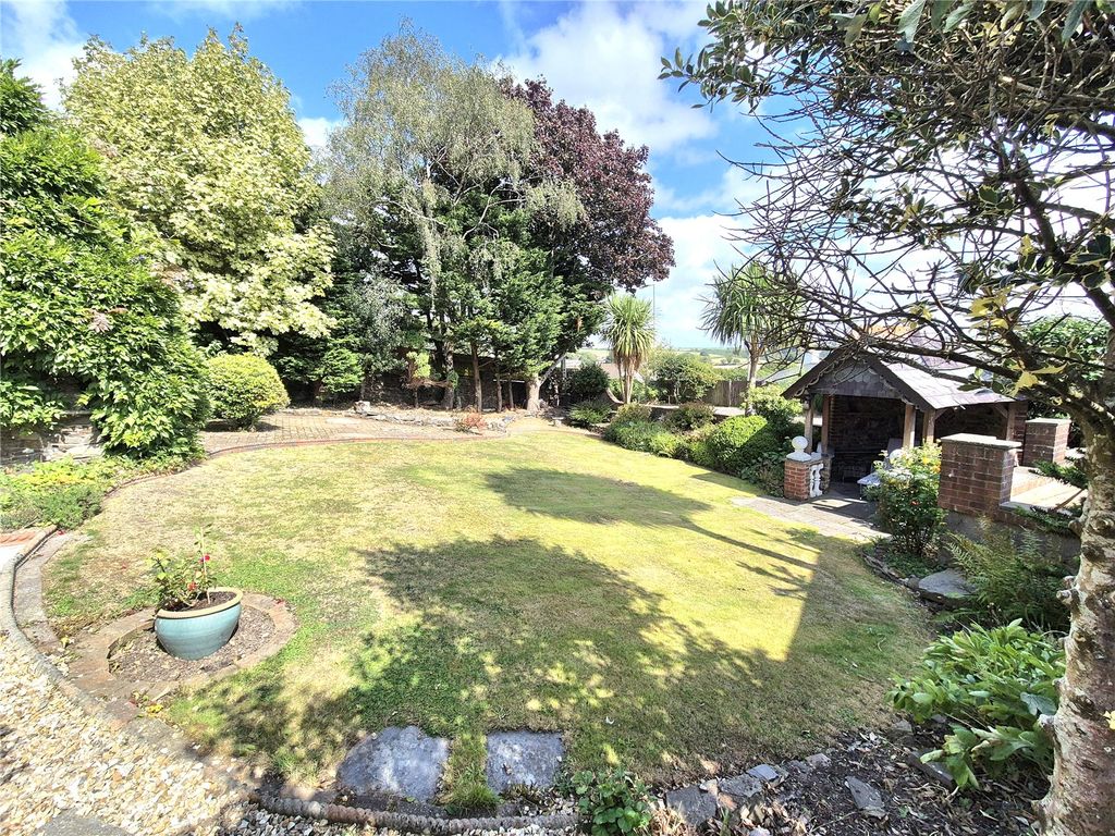 Property photo 2 of 39 Picture No. 05