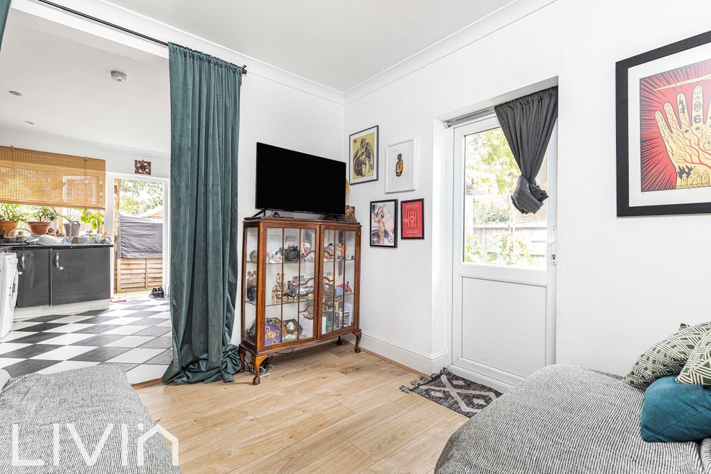 Property photo 3 of 17 025A1072