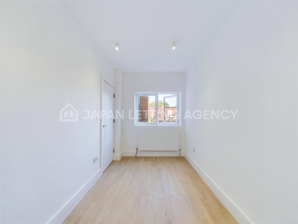 Property photo 3 of 5 Cam02206G0-Pr0104-Still003.Jpg