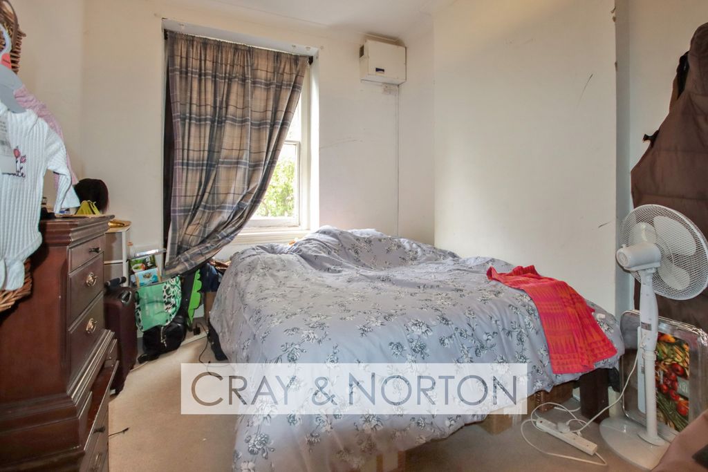 Property photo 2 of 7 Photo 1