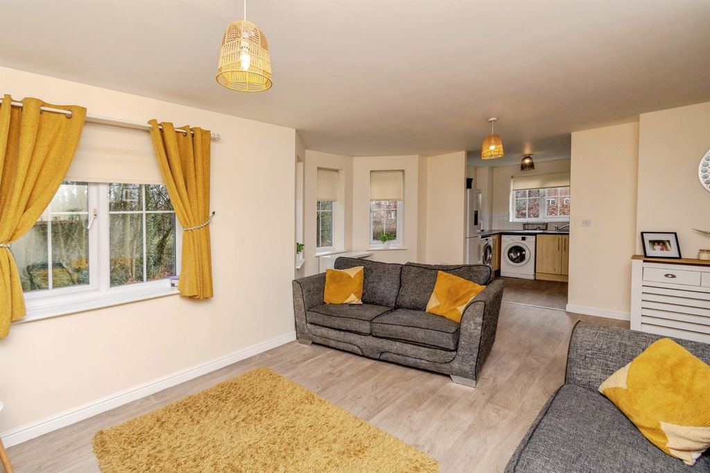 Property photo 3 of 13