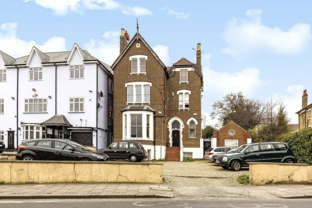 Property photo 1 of 6