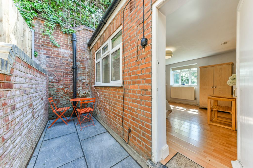 Property photo 3 of 9