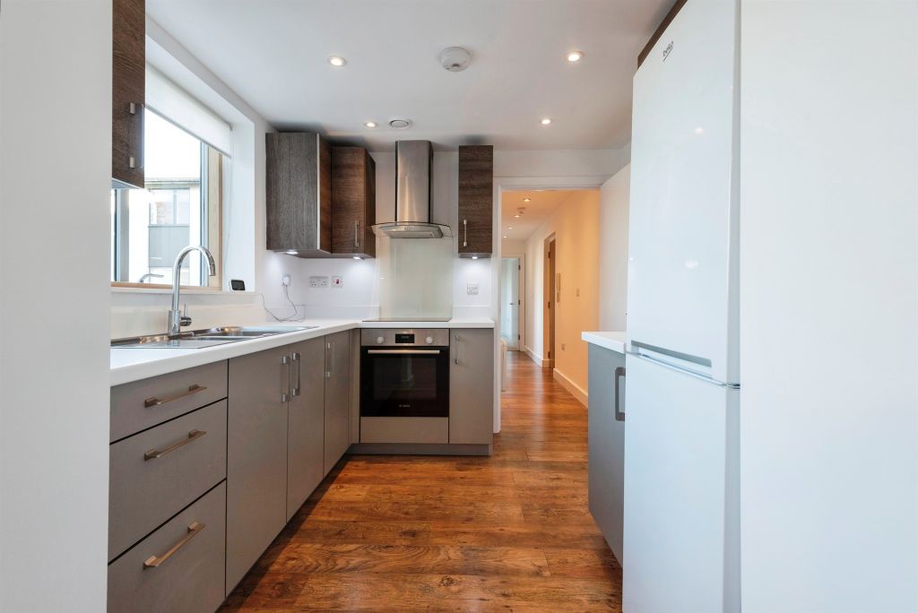 Property photo 2 of 19 Image