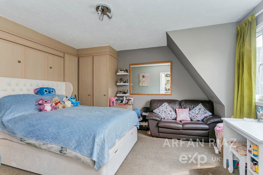 Property photo 3 of 6