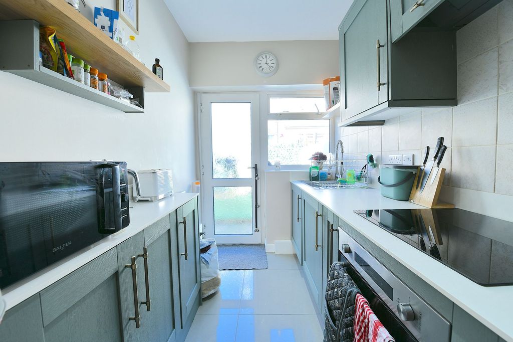 Property photo 3 of 17