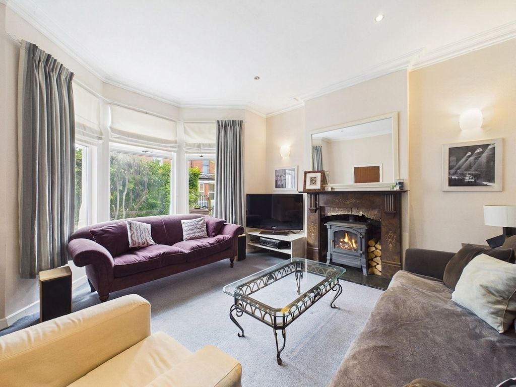 Property photo 2 of 20 Lounge (Virtually Furnished)