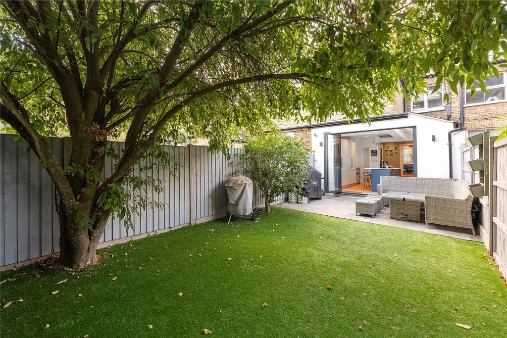 Property photo 3 of 12 Picture No. 04
