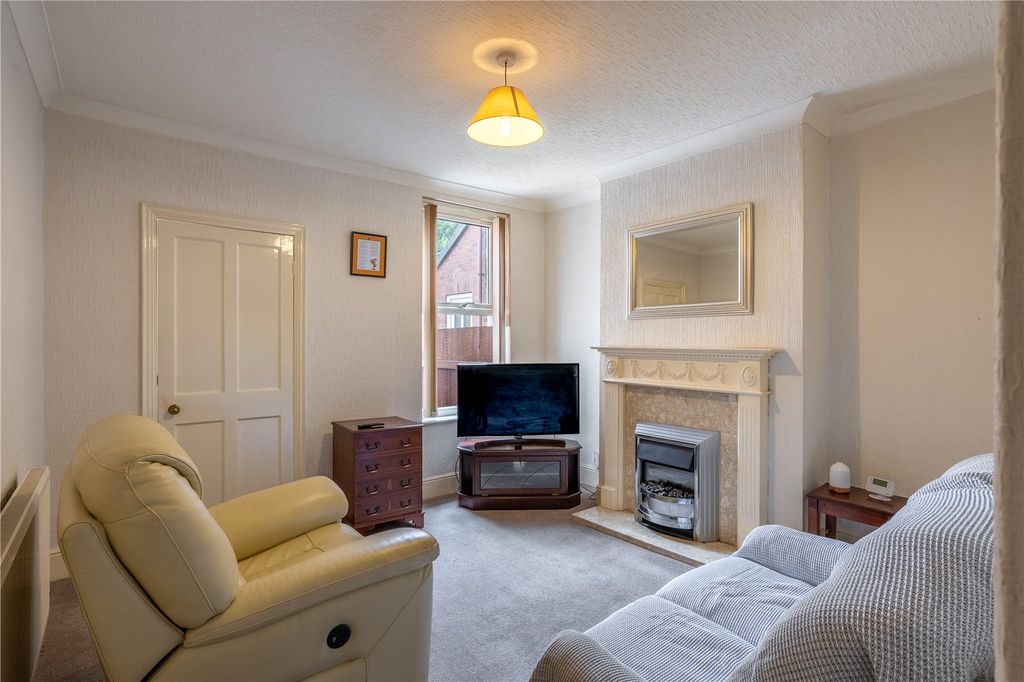 Property photo 2 of 20 Picture No. 12