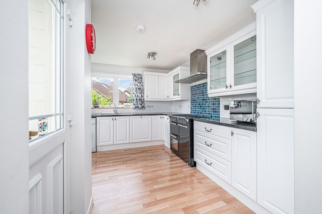 Property photo 2 of 29 Kitchen
