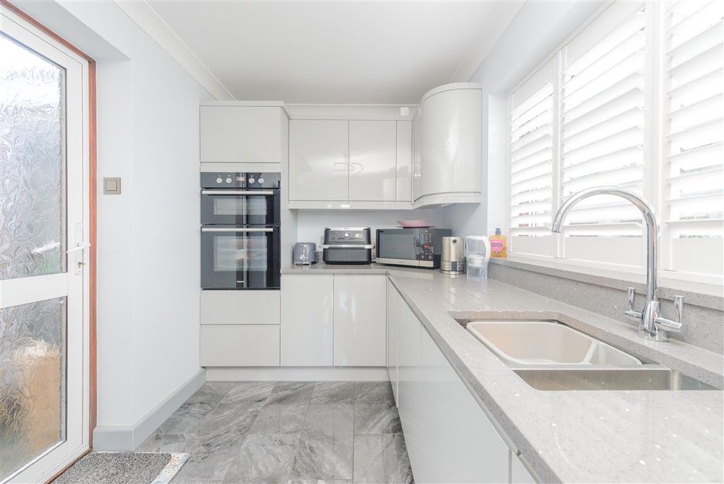 Property photo 3 of 13 Kitchen