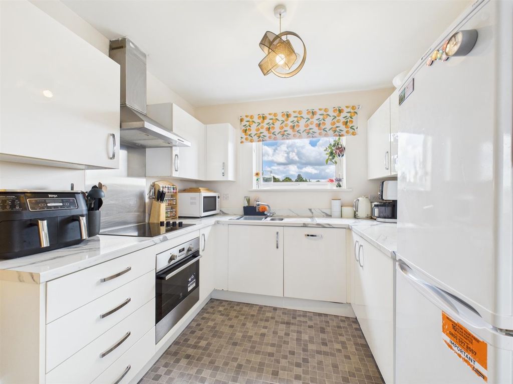 Property photo 3 of 11 Cam04907G0-Pr0310-Still004.Jpg