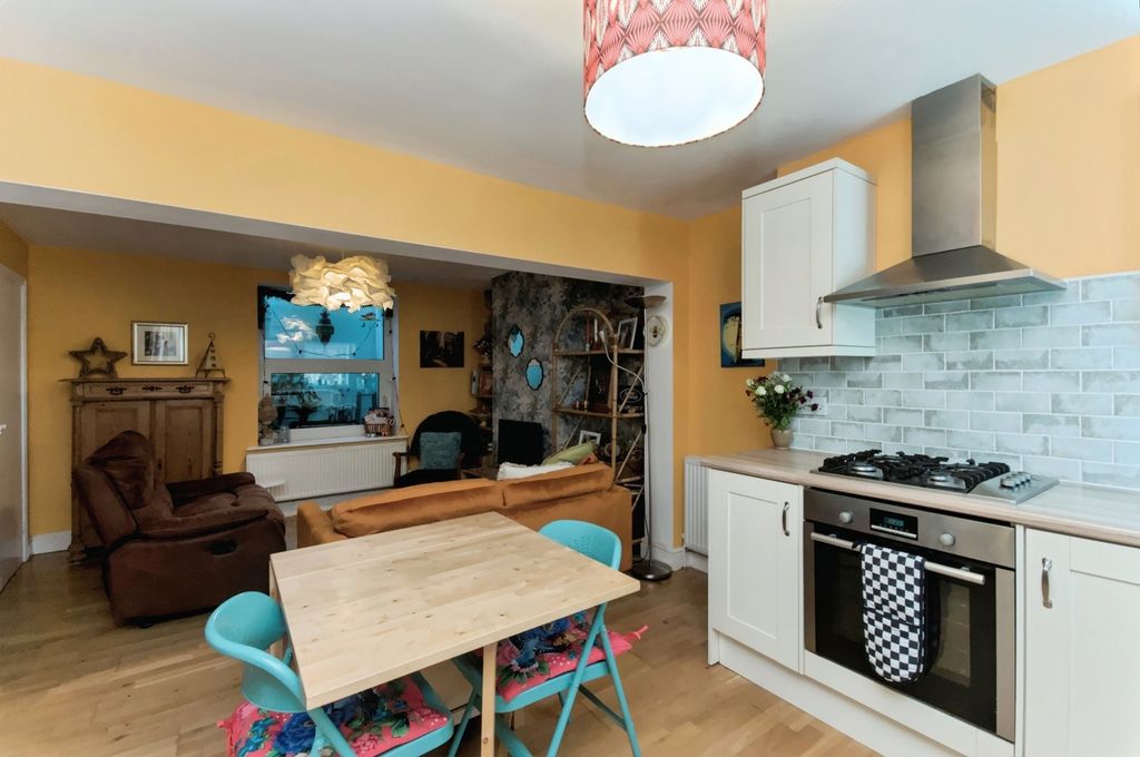 Property photo 2 of 24 Pbox-Img.Jpg