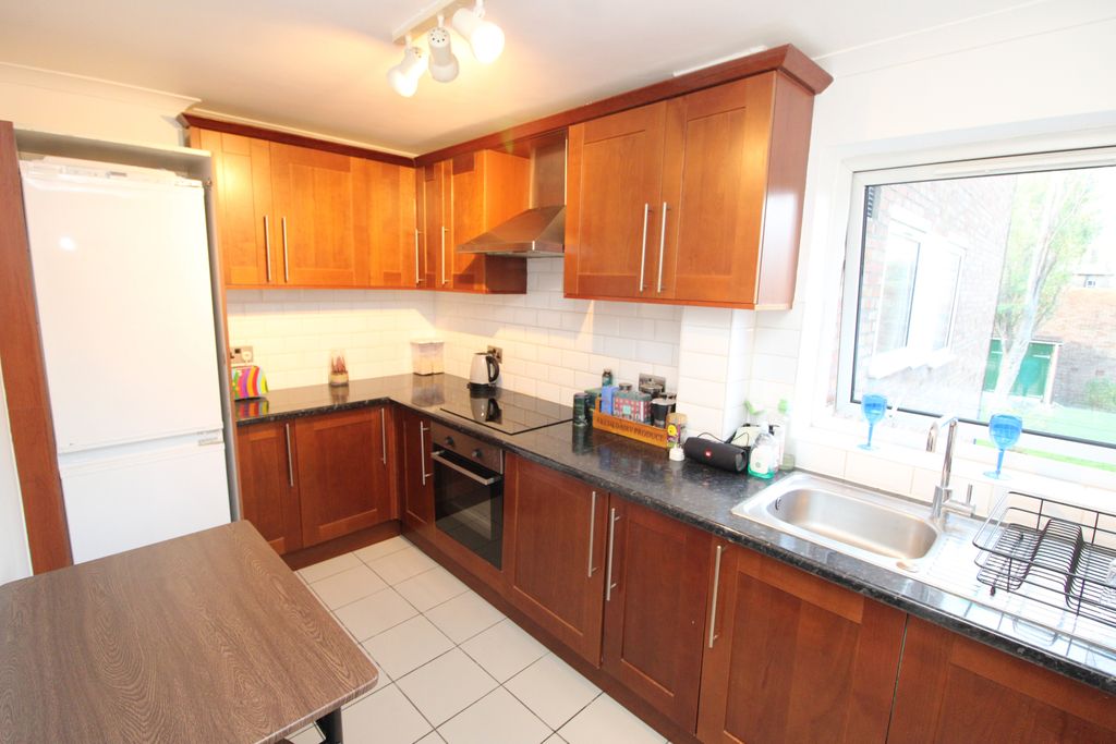 Property photo 3 of 7 Gallery