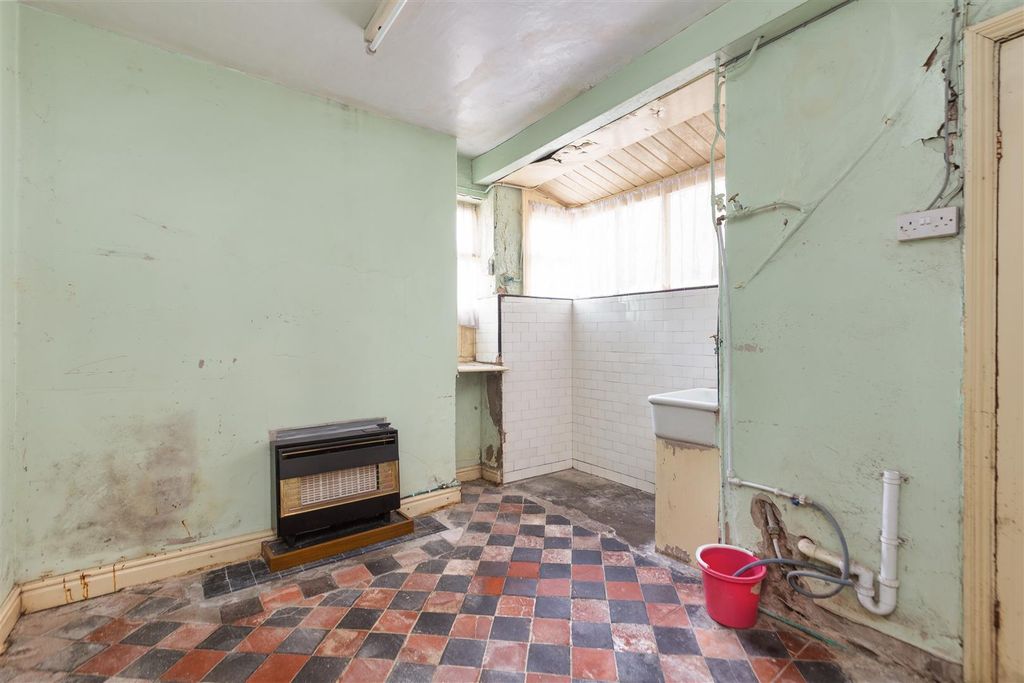 Property photo 3 of 17