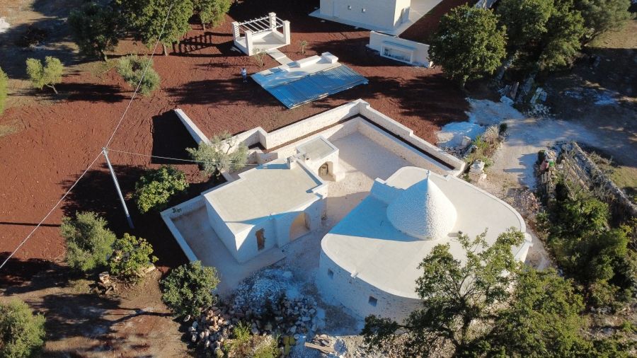 Property photo 2 of 80