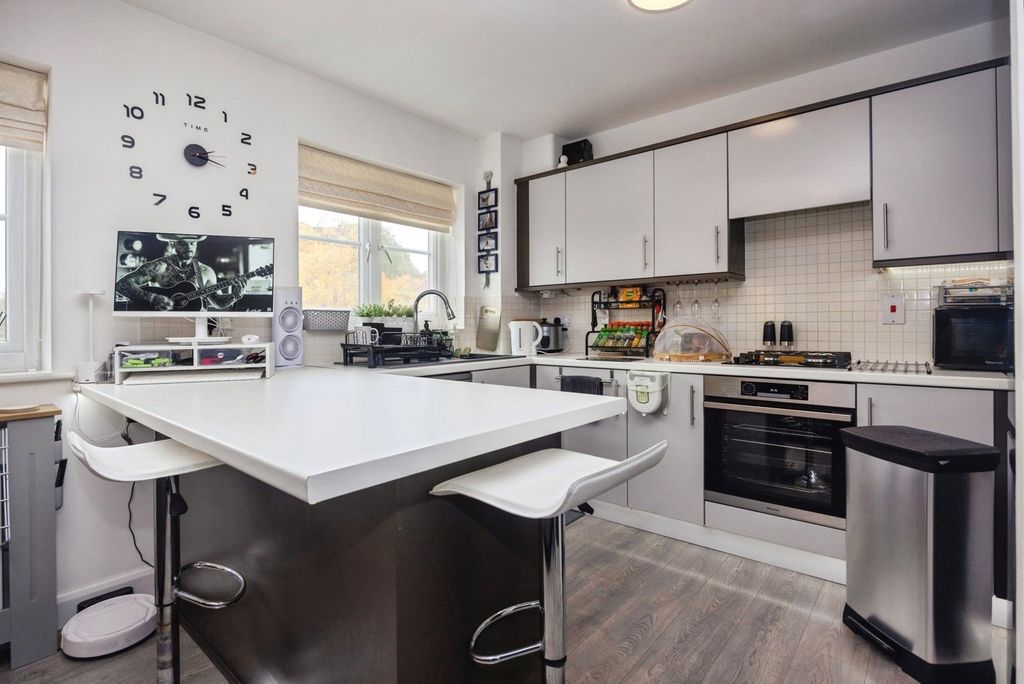 Property photo 2 of 12 Photo