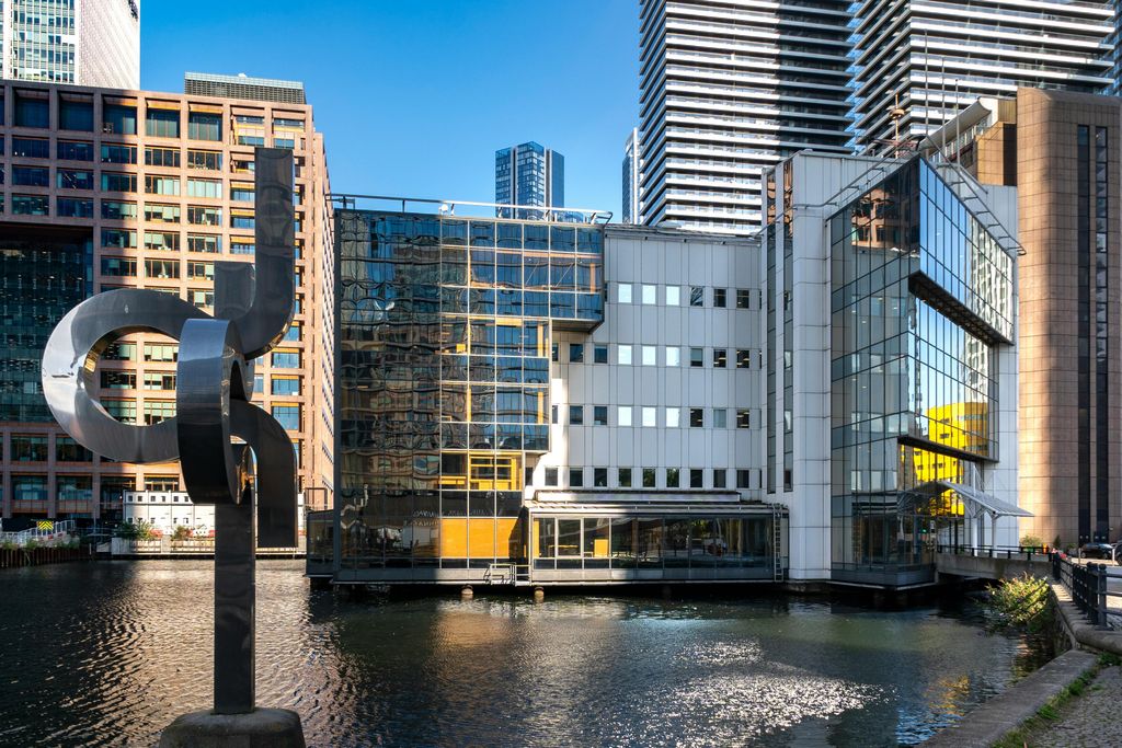 Property photo 2 of 33 Mw_007.Jpg