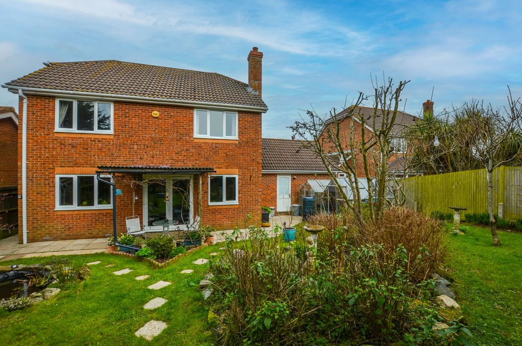 Property photo 2 of 32