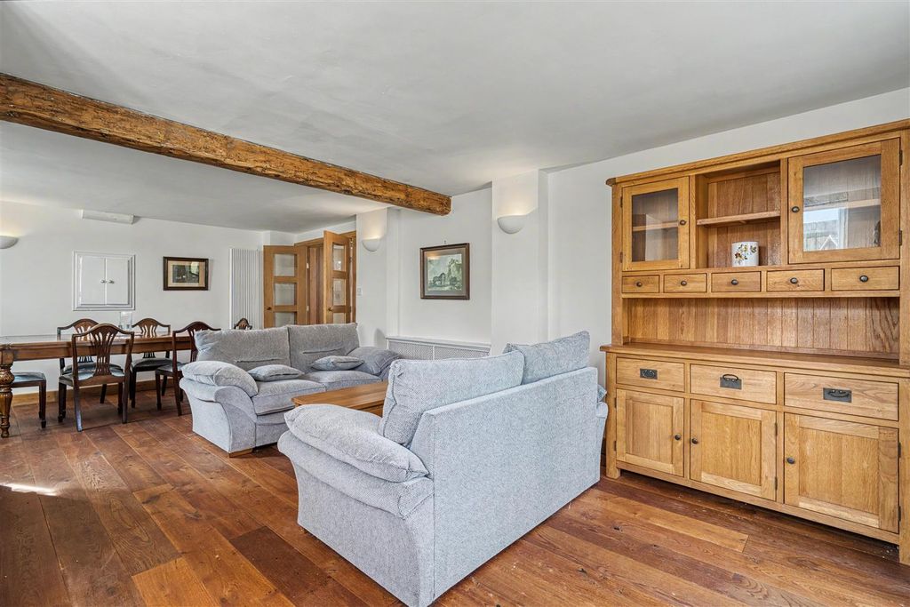 Property photo 2 of 11 Sitting Room