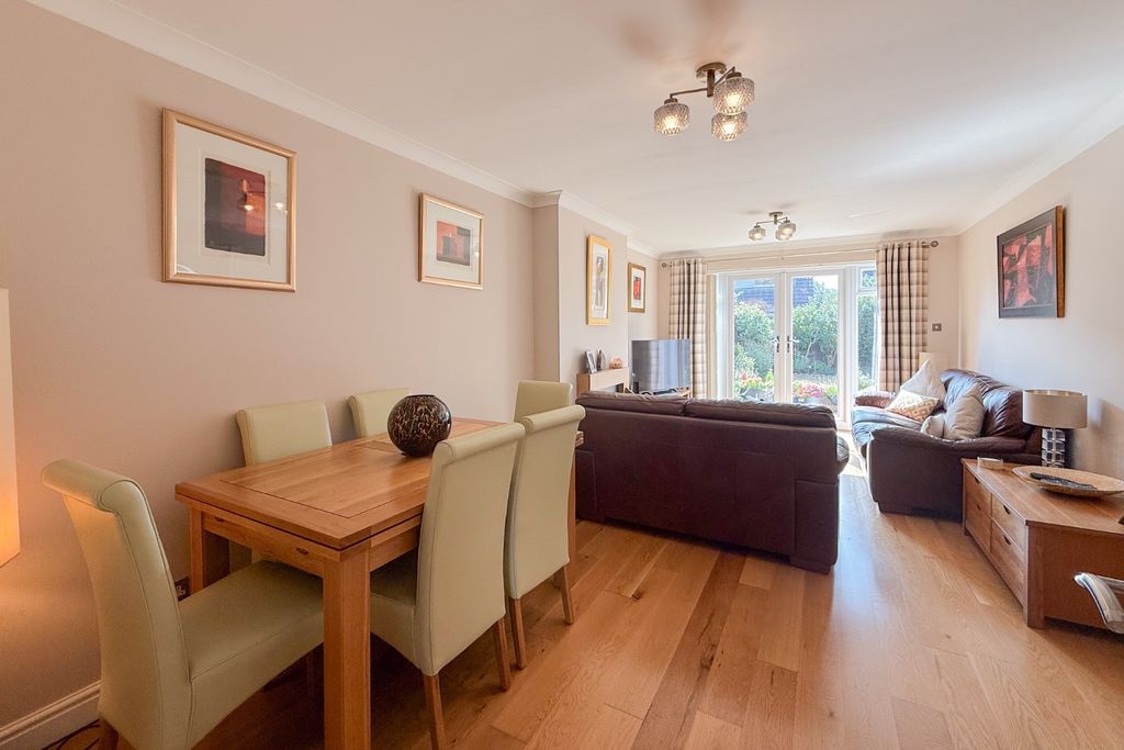 Property photo 3 of 15 5198255