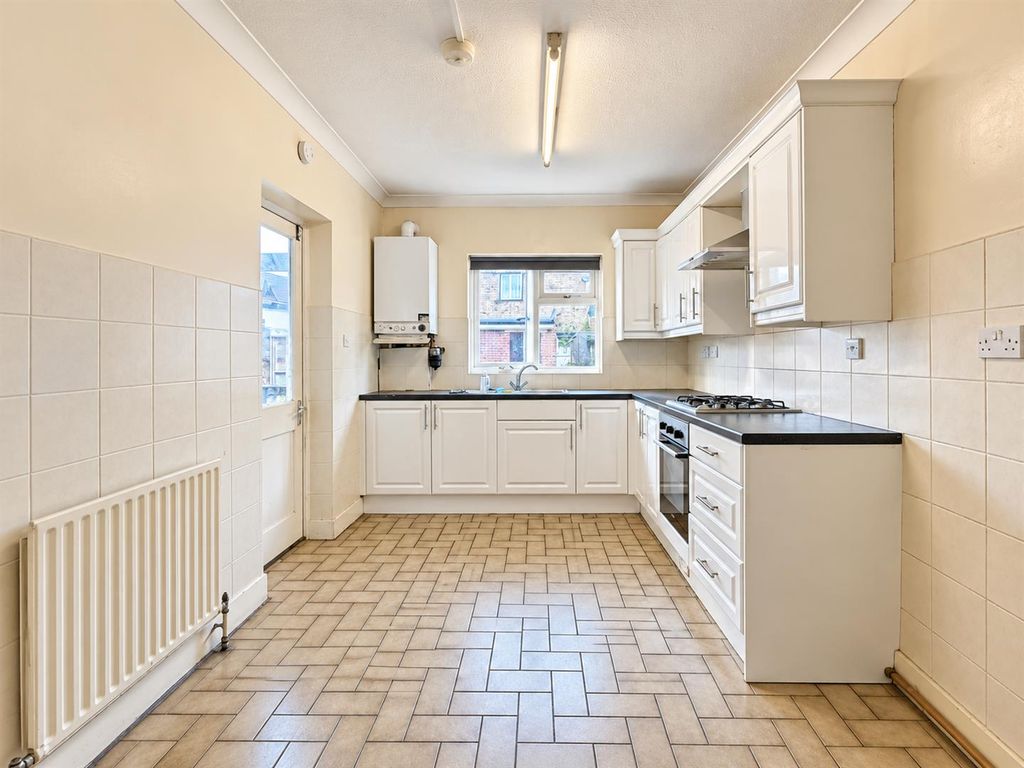 Property photo 2 of 12 Kitchen