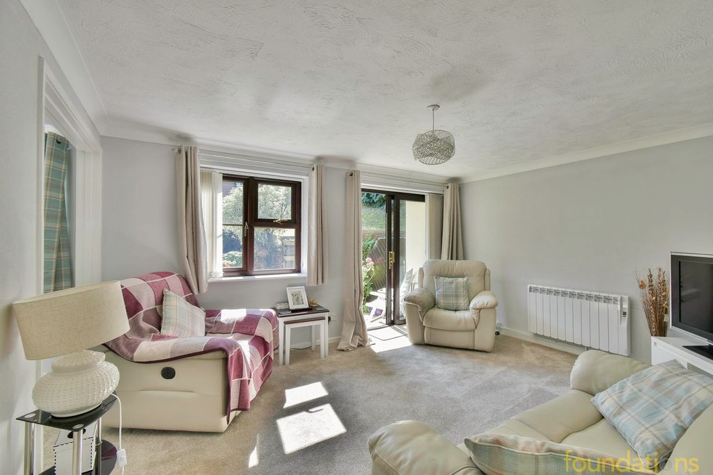 Property photo 2 of 13
