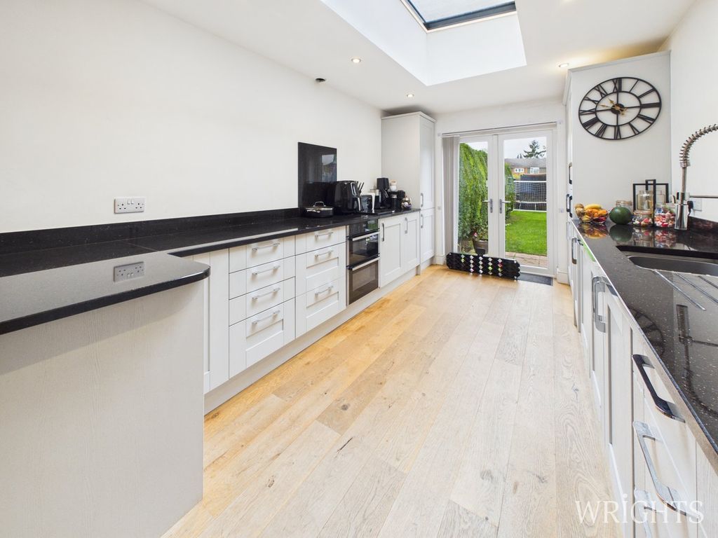 Property photo 3 of 15 Kitchen